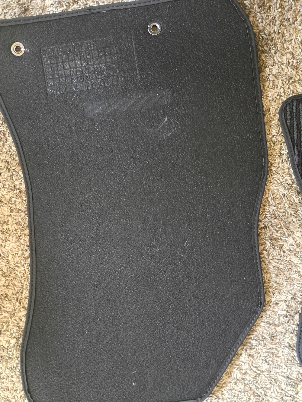 2015-2019Subaru Outback Black Front & Rear Carpet Floor Mats - Set of 4 - Picture 3 of 3